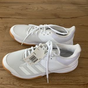 Completely unused Adidas Ligra 6 sneakers
